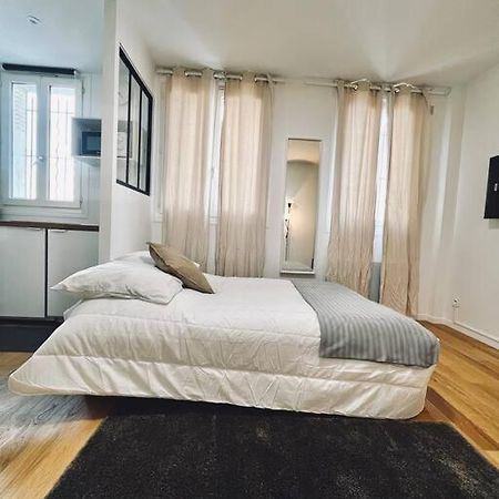 Apartamento Tres Beau Studio Refait A Neuf 2 Saint-Ouen  Exterior foto