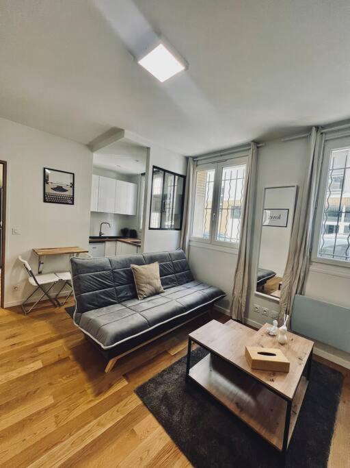 Apartamento Tres Beau Studio Refait A Neuf 2 Saint-Ouen  Exterior foto