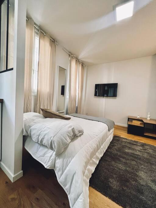 Apartamento Tres Beau Studio Refait A Neuf 2 Saint-Ouen  Exterior foto