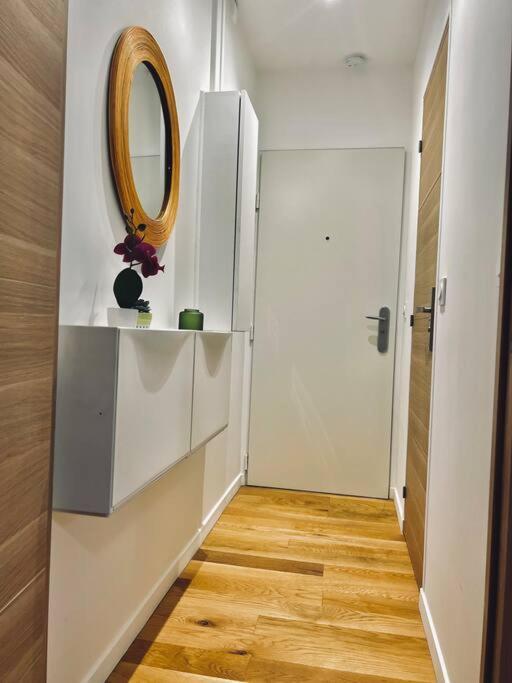 Apartamento Tres Beau Studio Refait A Neuf 2 Saint-Ouen  Exterior foto